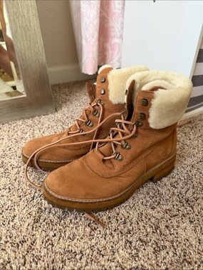 Timberland Women's Tan Suede Lace-Up Boots with Shearling Collar